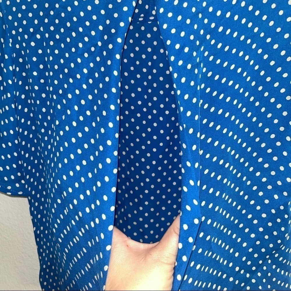 Corey Lynn Calter Anthropologie blue and white polka dot silk shirt open back - Picture 5 of 8